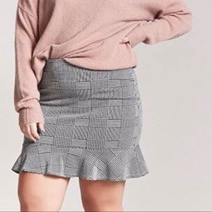 F21 Plus Plaid Mini Skirt